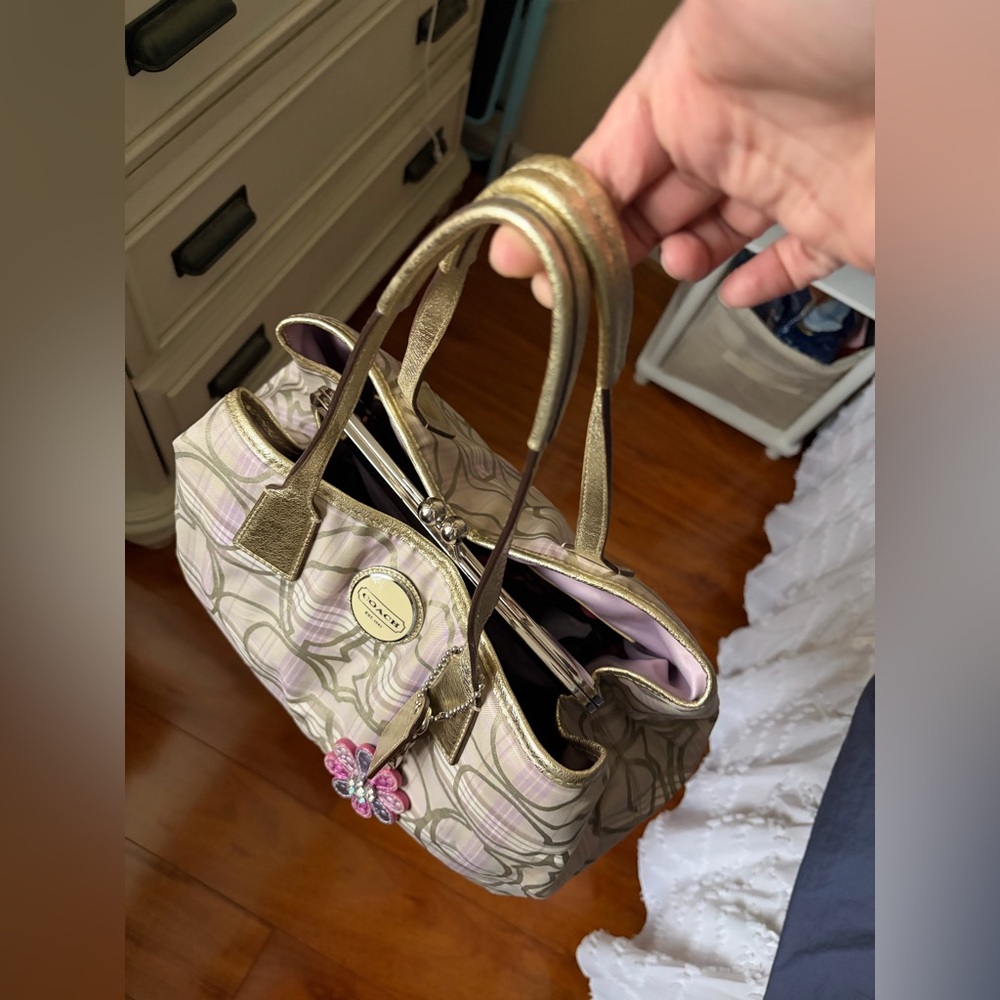 💜 Coach Lavender & Champagne Signature Striped Tartan Plaid Carryall 💜 - Picture 4 of 8